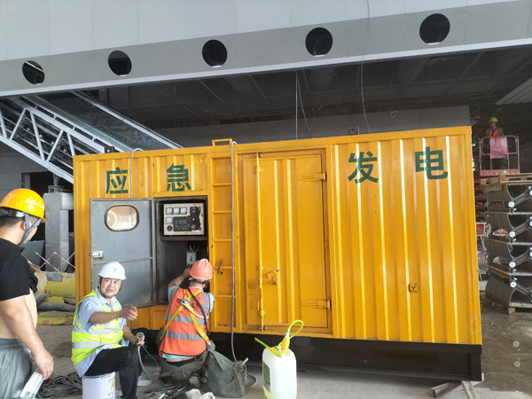 满城怎样判断空气滤清器是否需要更换？